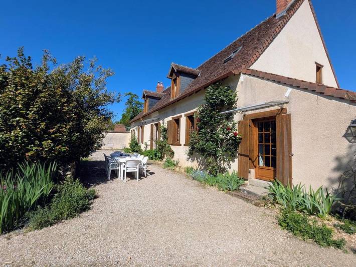 Location de vacances pour 8 personnes, avec jardin à Aigurande