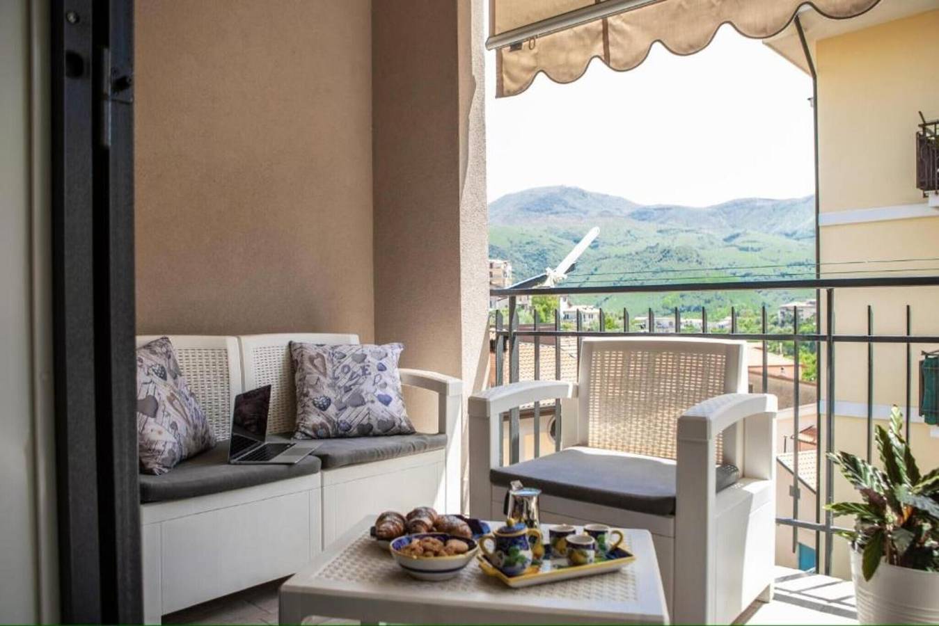 Appartement entier, Casa Anna Standard avec vue sur le Faito in Pimonte, Monti Lattari
