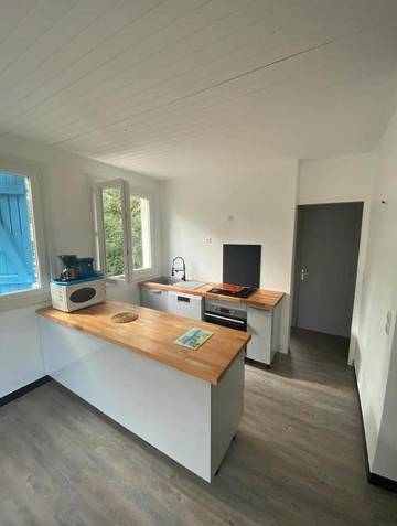 Cottage pour 2 personnes, avec terrasse dans La Terrière
