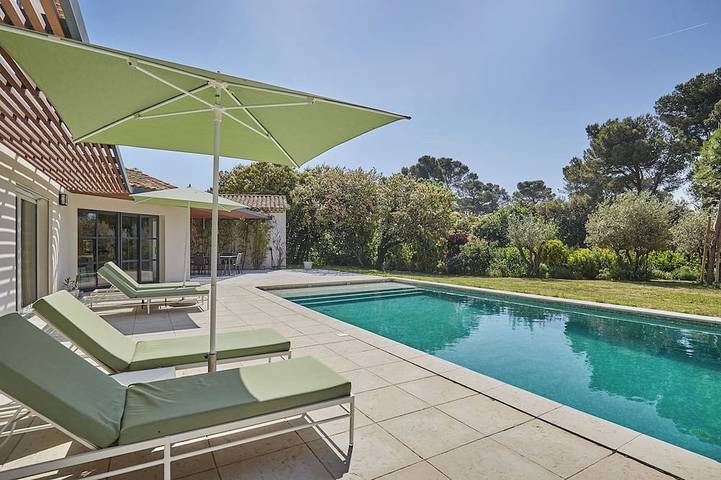 Location de vacances pour 6 personnes, avec piscine à Saint-Marc-Jaumegarde