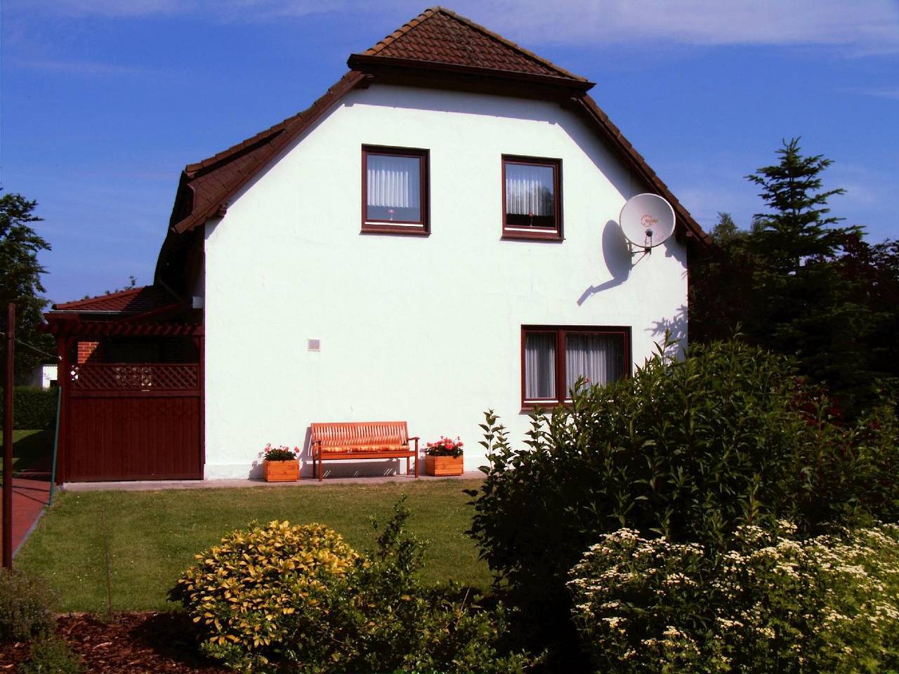 Ganze Ferienwohnung, Komfortable Ferienwohnung mit großem Garten in Samtgemeinde Land Wursten, Wurster Nordseeküste