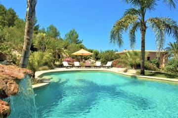 Villa in Santa Eulària des Riu, East Ibiza für 10 