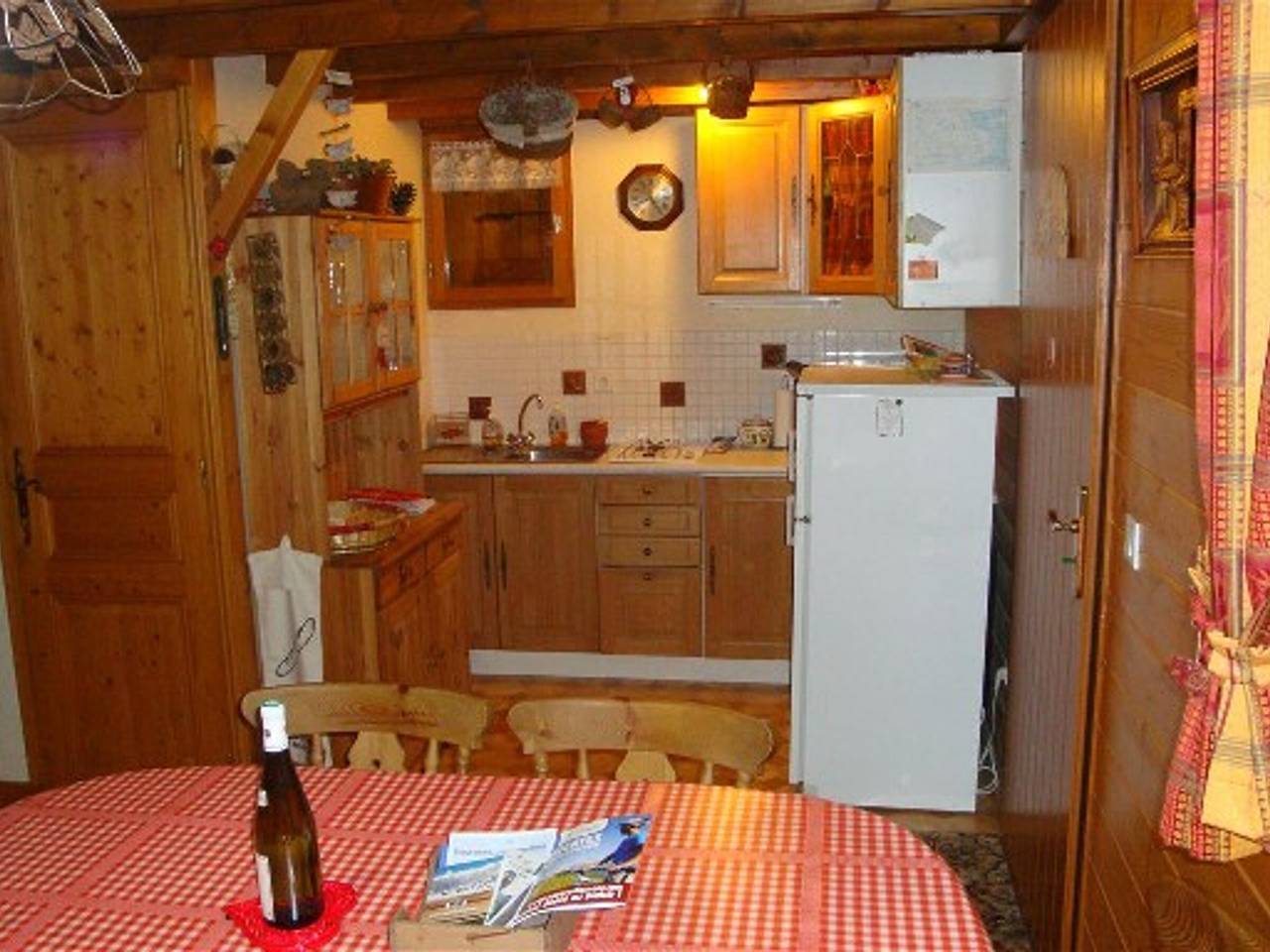 Savoyard Chalet 8 pers, near slopes, parking in Crest-Voland, Albertville region