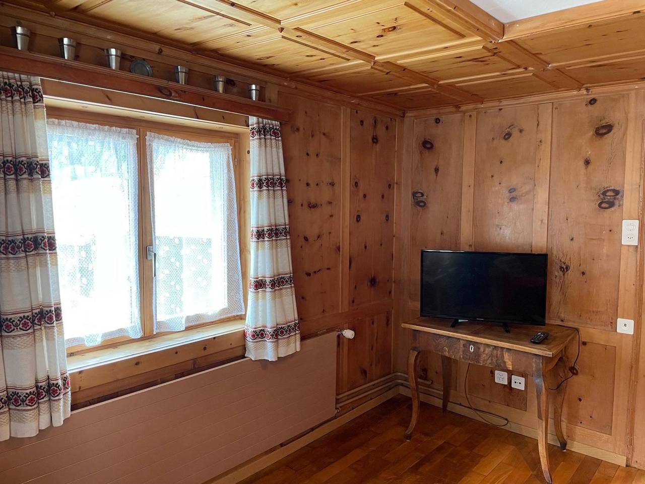 Ganze Ferienwohnung, Tga Crap - 2.5 Zimmerwohnung - 4 Betten in Roffna, Surses