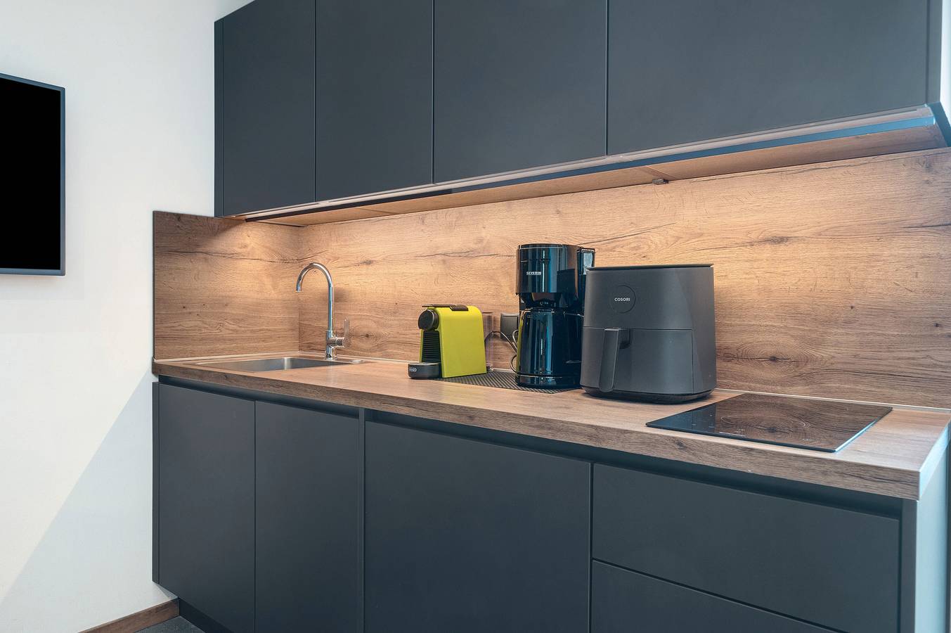 Ganze Wohnung, Ferienwohnung 'Helena' mit Bergblick, Gemeinschaftspool und Wi-Fi in Marling, Ortleralpen