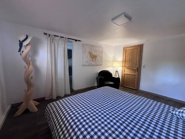 Gîte pour 2 personnes, avec vue ainsi que jardin et piscine à Saint-Victor-la-Coste - 4