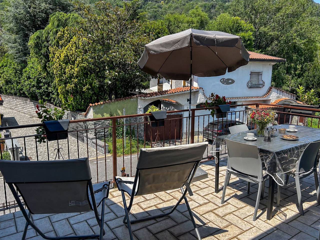 Ganze Wohnung, Moretta Mera Garten-Ferienwohnung am Fluss in Gemeinde Sorico, Comer See