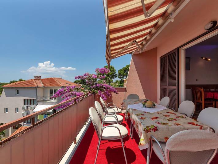 Ferienwohnung für 11 Personen, mit Balkon in Makarska