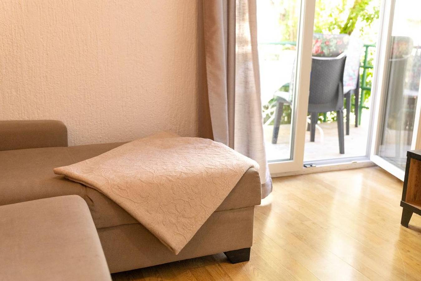 Ganze Wohnung, Ferienwohnung in Barbat mit Balkon, Klimaanlage (660-2) in Barbat na Rabu, Rab