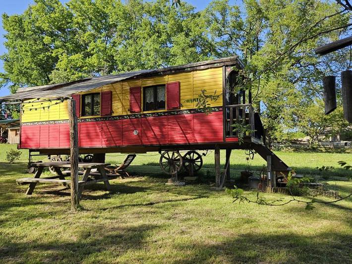 Location de vacances pour 2 personnes, avec jacuzzi ainsi que piscine et jardin à Sigalens