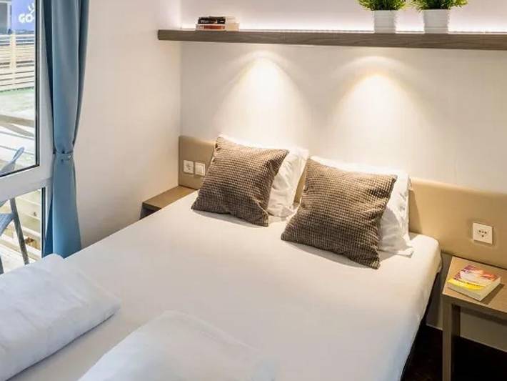 Camping Marvilla Parks - Kaatsheuvel - Stacaravan 6 personen - Premium Lounge Compact met 3 slaapkamers in Kaatsheuvel, Noord-Brabant