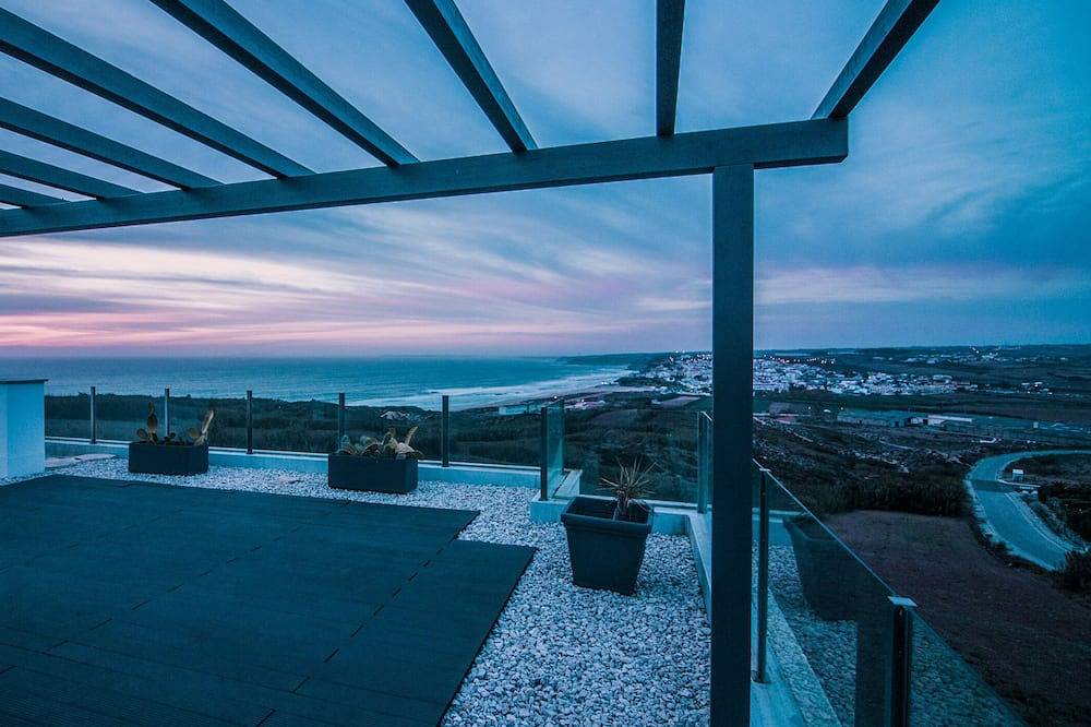 Luxus Villa mit atemberaubendem Blick von Dachterrasse auf den Strand  und Ozean in Lourinhã, Lissabon Distrikt