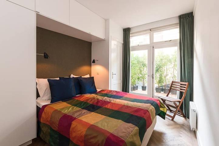 Ferienwohnung für 2 Personen, mit Balkon in Anne Frank Haus - 2