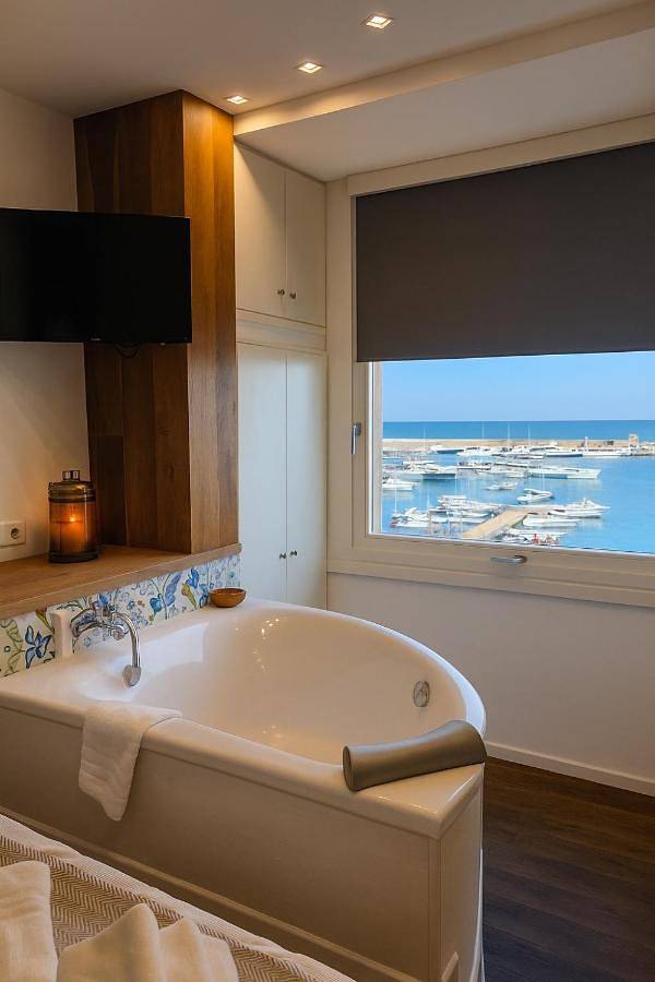 Double Room with Private Bathroom in Mola di Bari, Provincia di Bari