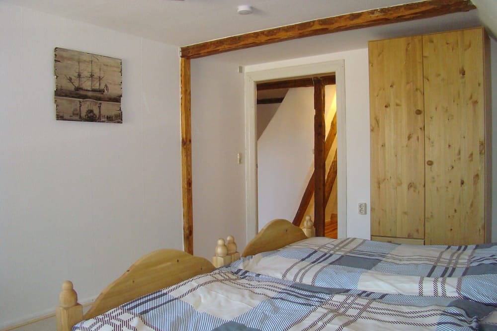 Ganze Wohnung, Ferienwohnung  \"Am alten Hafen\" - Alleinlage - Charakterhaus in Glowe, Nationalpark Jasmund