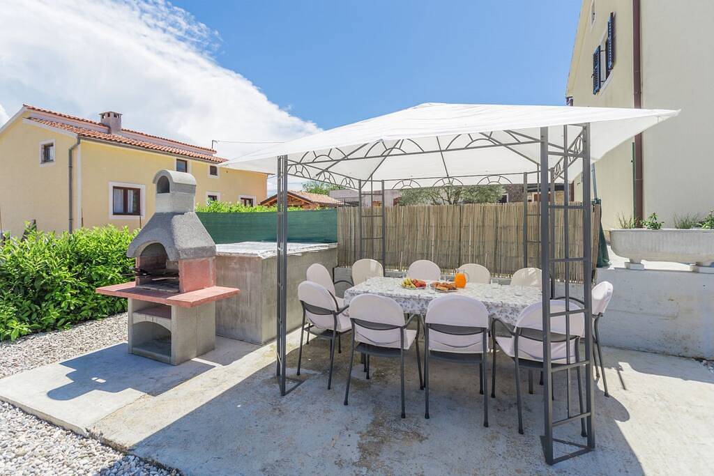 Holiday Home with pool in Višnjan in Visnjan, Općina Višnjan