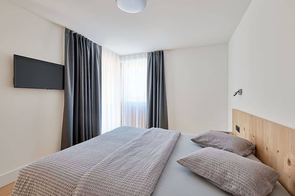 Ganze Wohnung, Gemütliche Wohnung für 4 Gäste mit  W-Lan, Whirlpool, Pool, Tv, Balkon und Panoramablick in Disentis, Surselva