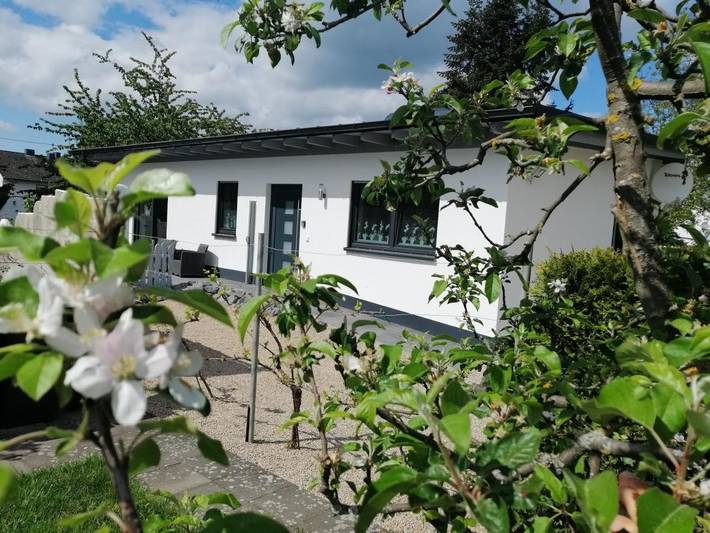 Ferienhaus für 6 Personen, mit Terrasse und Garten in Andernach