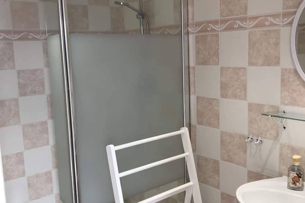 Appartement entier, Apartment ideally located in Olmeto in South Corsica in Olmeto, Arrondissement de Sartène