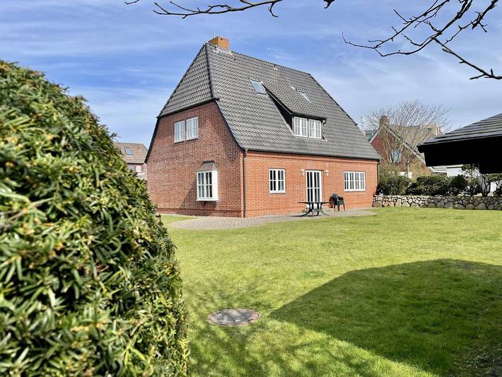 Ferienwohnung für 6 Personen, mit Terrasse und Garten sowie Sauna in Westerland