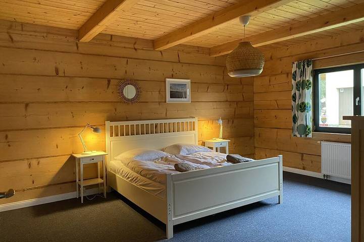 Luxus-Holzhaus mit Garten an der Ostsee mit Sauna / Whirlpool nahe Swinemünde in Kołczewo, Stettiner Haff