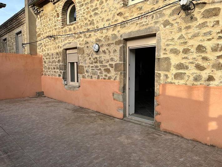 Gîte pour 12 personnes, avec terrasse à Pélussin