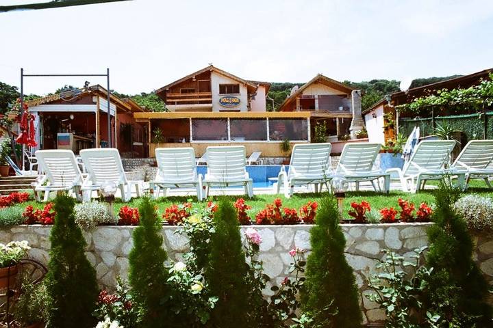 Hotel für 4 Personen, mit Balkon und Whirlpool sowie Terrasse und Garten am Goldstrand - 3