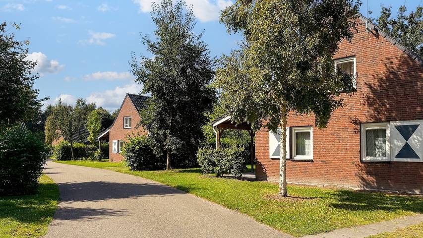 Ferienhaus für 4 Personen, mit Garten und Sauna in Hoeven