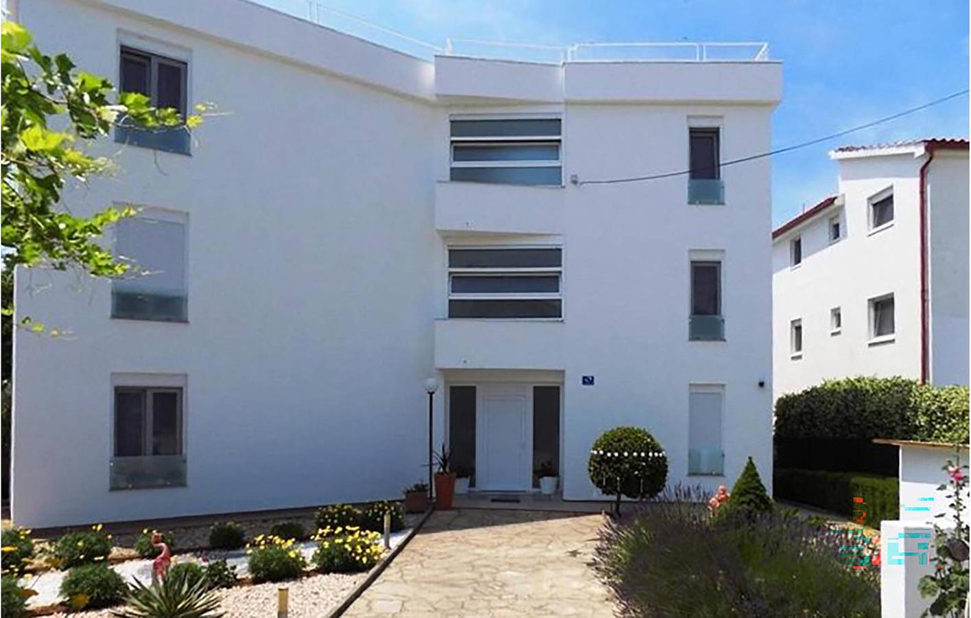 Ganze Ferienwohnung, Urlaub am Meer: Gemütliche Ferienwohnung mit Terrasse und WLAN, 400 m vom Strand entfernt in Pirovac, Šibenik-Knin