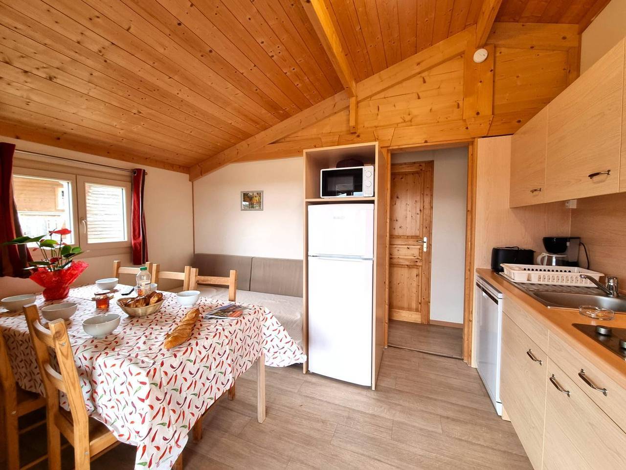 Chalet nature, animaux admis - 6 pers. in Usson-en-Forez, Montbrison