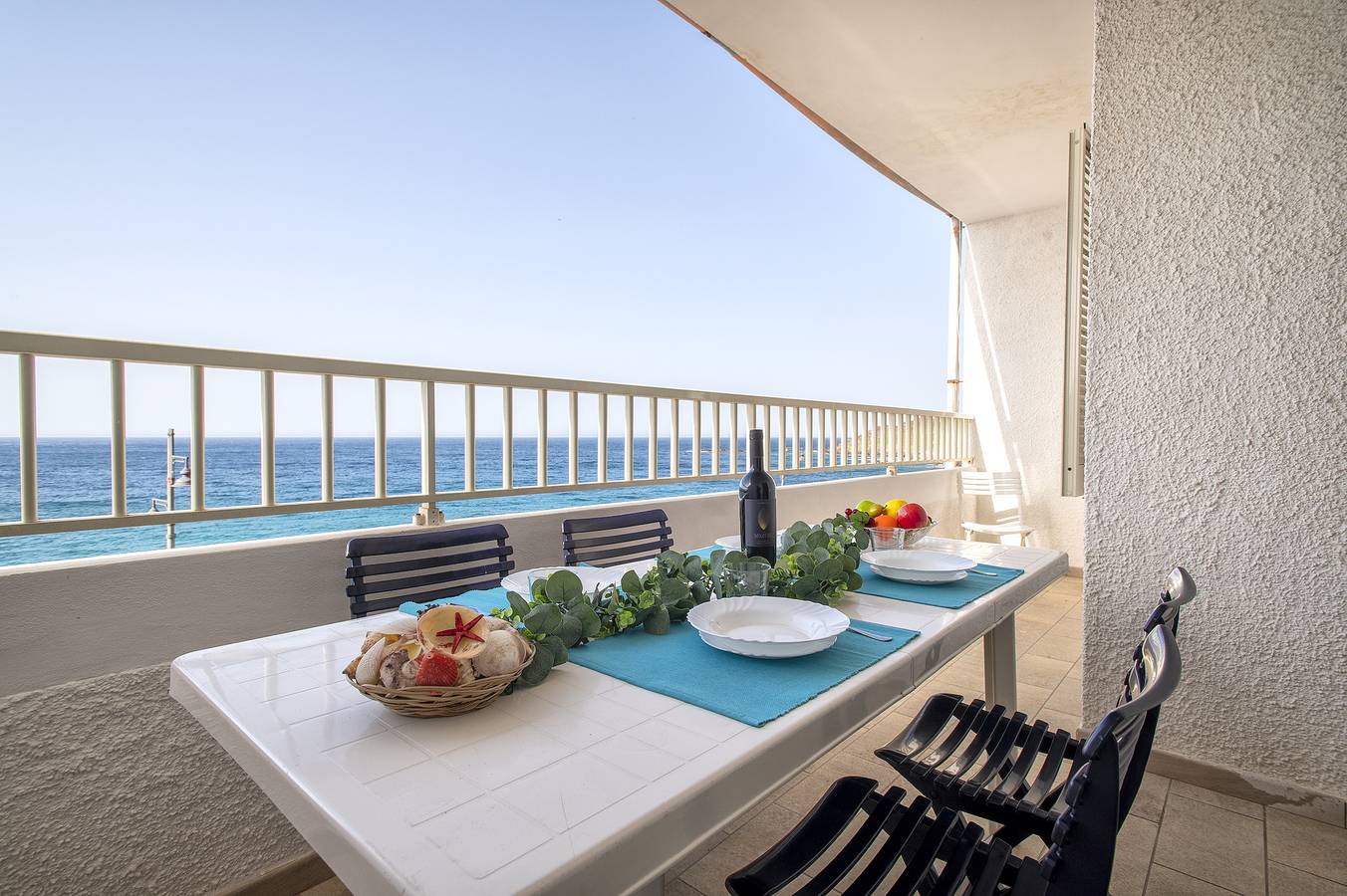 Appartamento intero, Appartamento 'La Marina Beach House' con vista mare, balcone e aria condizionata in Castelsardo, Provincia di Sassari