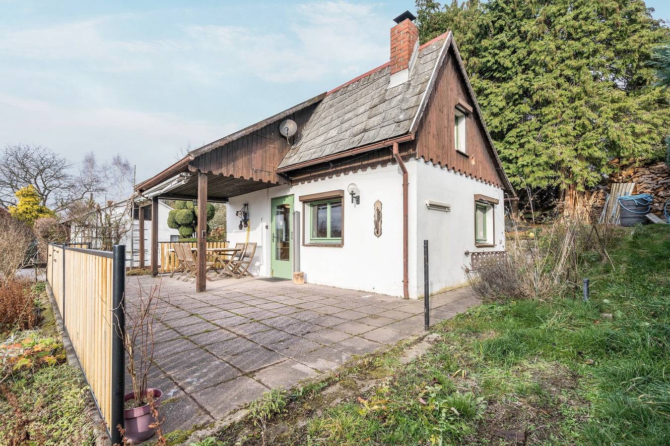 Klein vakantiehuis Kirschallee met bergzicht, privéterras en gedeelde tuin in Hohnstein, Elbezandsteengebergte