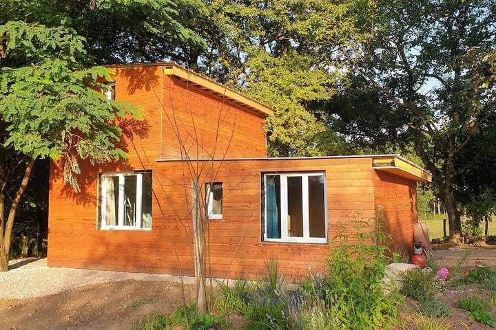 Gîte pour 6 personnes, avec vue ainsi que vue sur le lac et jardin dans Dommartin-lès-Cuiseaux