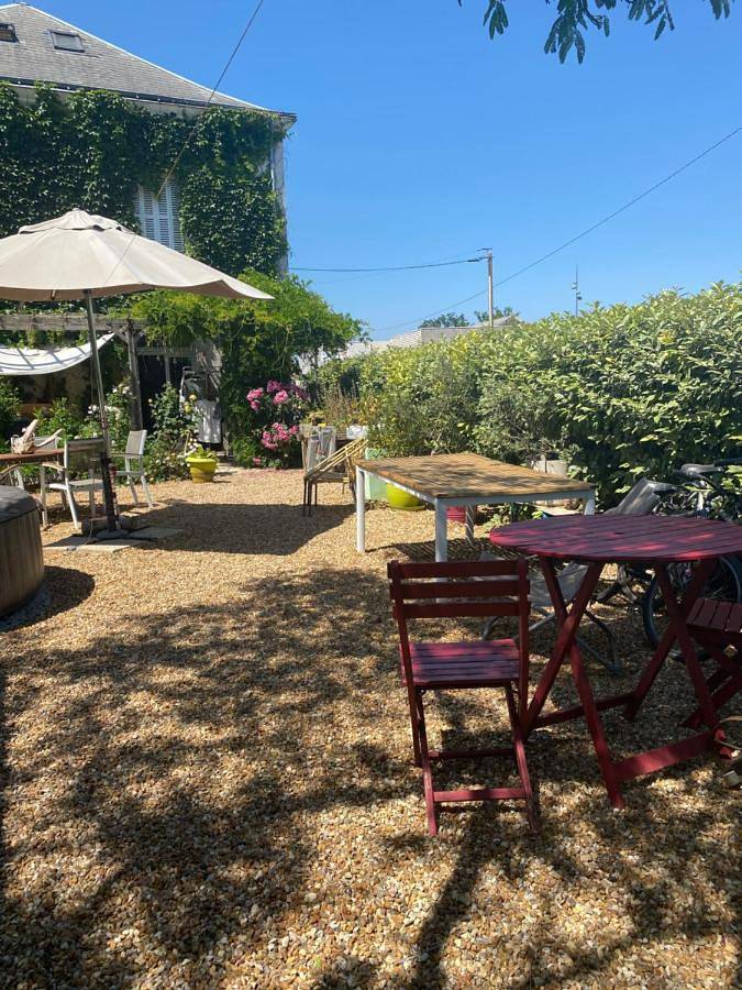 Gîte pour 4 personnes, avec jardin à Fondettes