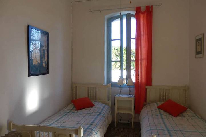 Gîte pour 4 personnes, avec jardin à Montazels - 3