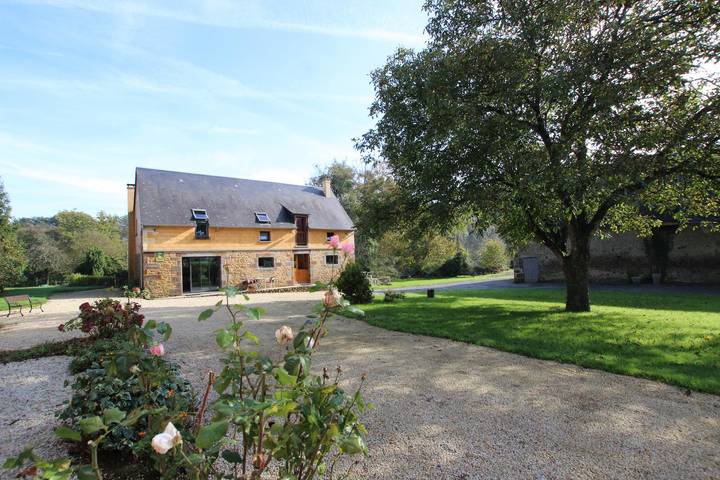 Gîte pour 4 personnes, avec jardin et terrasse, animaux acceptés
