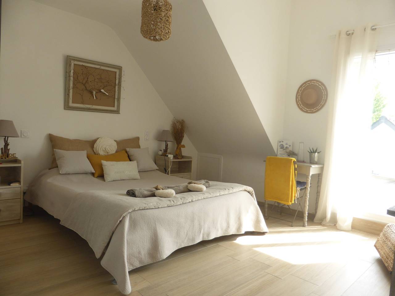 Apartamento entero, Apartamento «Le clos du pont» con vistas al lago, piscina compartida y Wi-Fi in Noyalo, Côte des Mégalithes