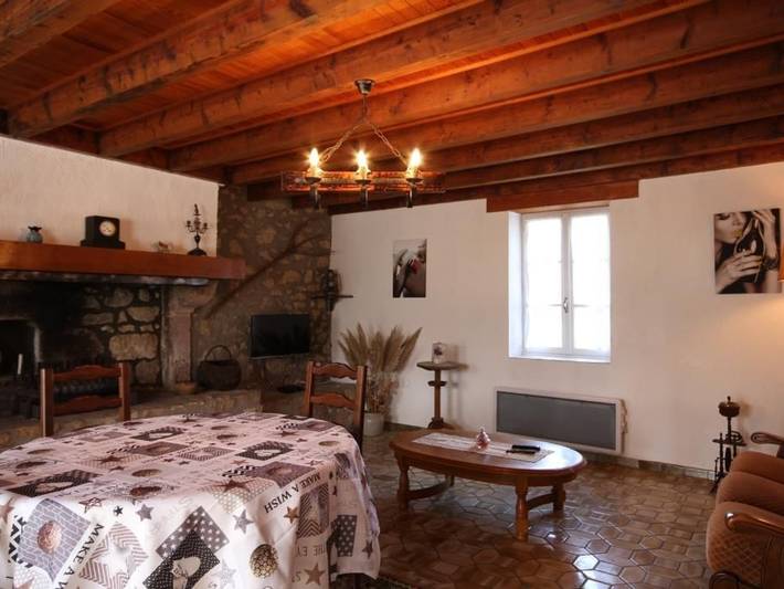 Haus mit Garten und Entspannungsbereich nahe Autun in Millay, Naturpark Morvan