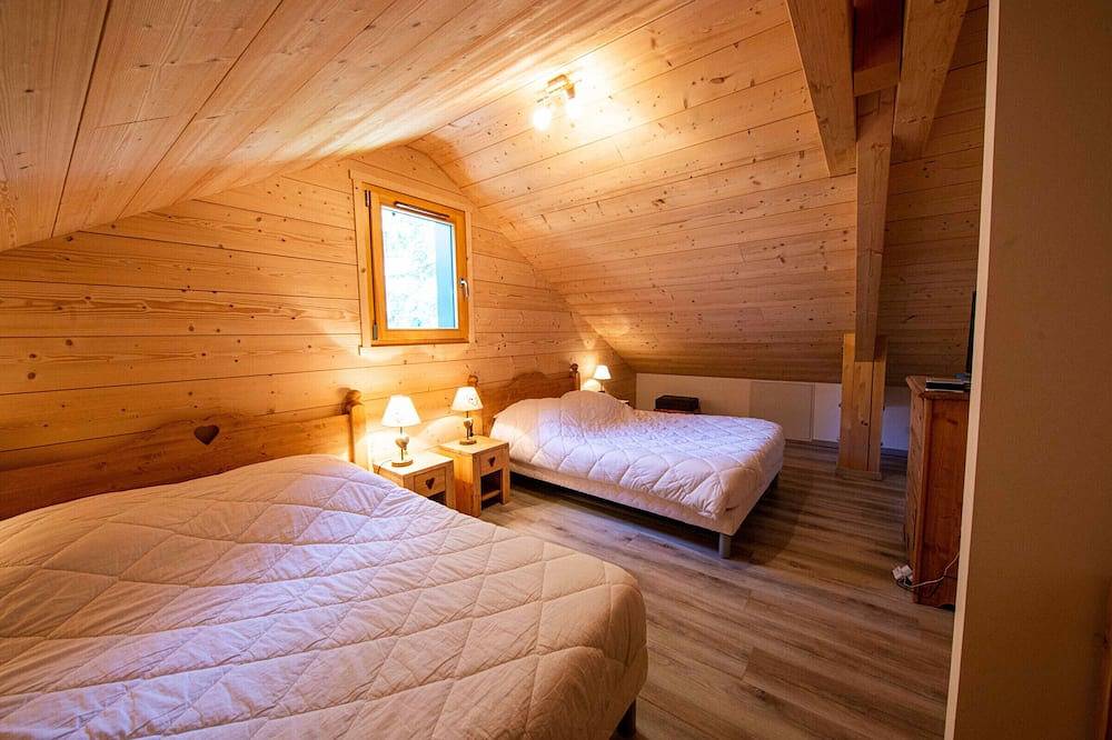Luxury Chalet with Spa, Near Ski Resorts, Sleeps 8 in Ban-sur-Meurthe-Clefcy, Parc naturel régional des Ballons des Vosges