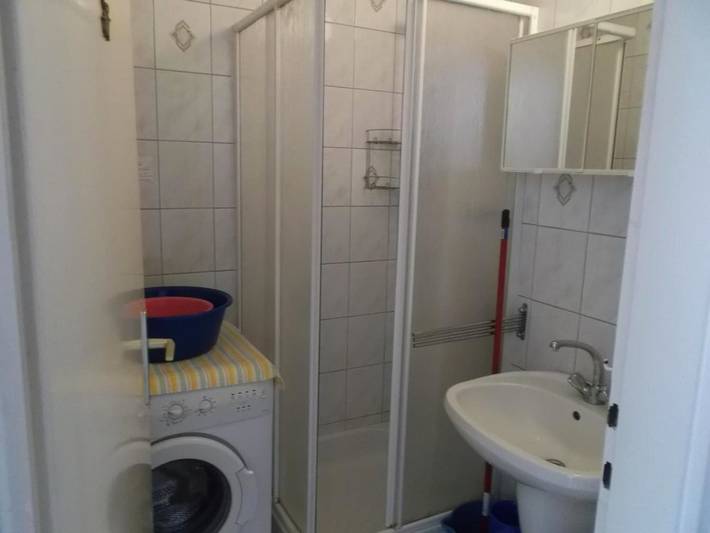 Gîte pour 5 personnes, avec Balcon et Terrasse ainsi que Jardin et Piscine dans Koroshegy - 3
