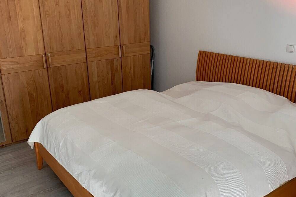 Ganze Wohnung, Helle, gemütliche, senioren- und behindertengerechte Ferienwohnung in Bürgstadt, Fränkisches Weinland