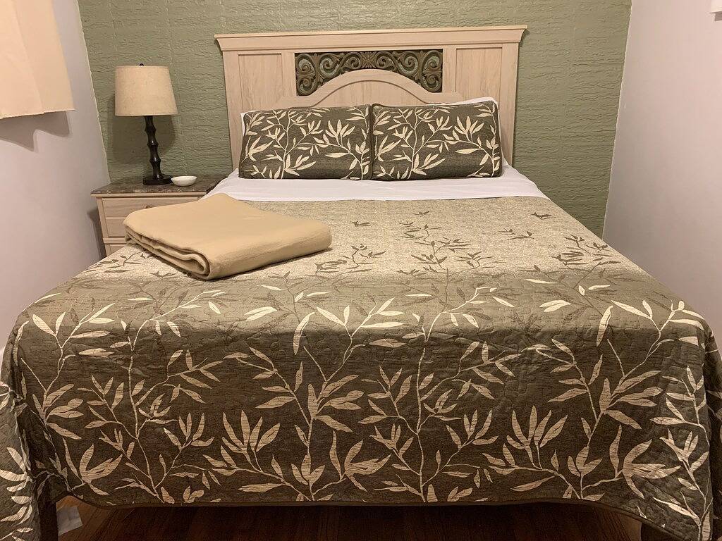 Mid-Century Home 2 Meilen von Uf / Downtown / Shands & Walk zu Coffee Culture / Luckys in Gainesville, Alachua County