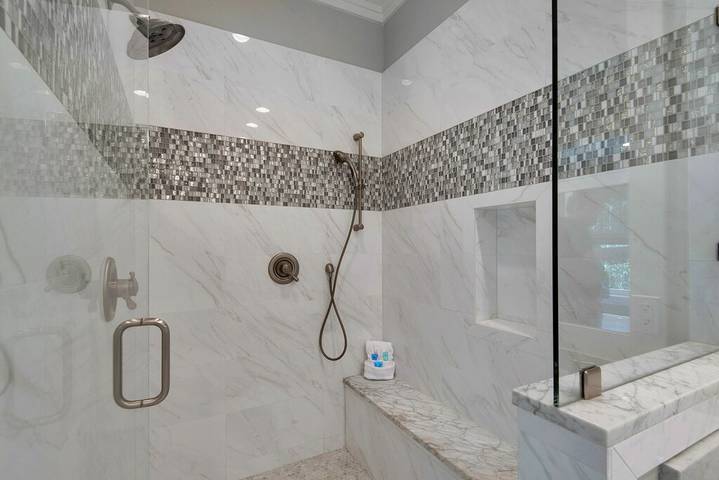 Vacation rental for 12 people, with terrace and pool in Blue Mountain Beach