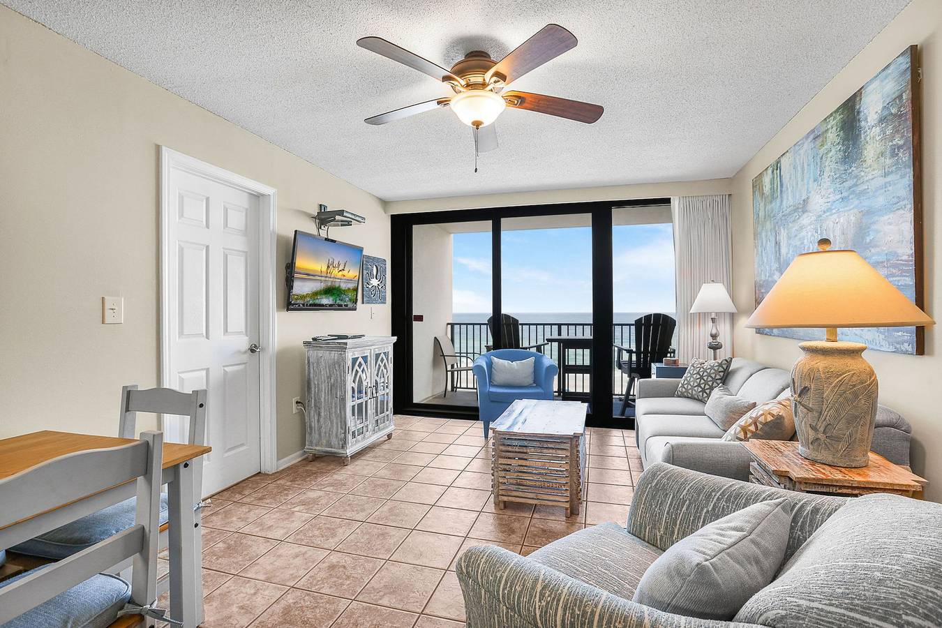 Entire apartment, Island Winds West 774- Walk to Hangout beachfront in Gulf Shores, Mobile Bay