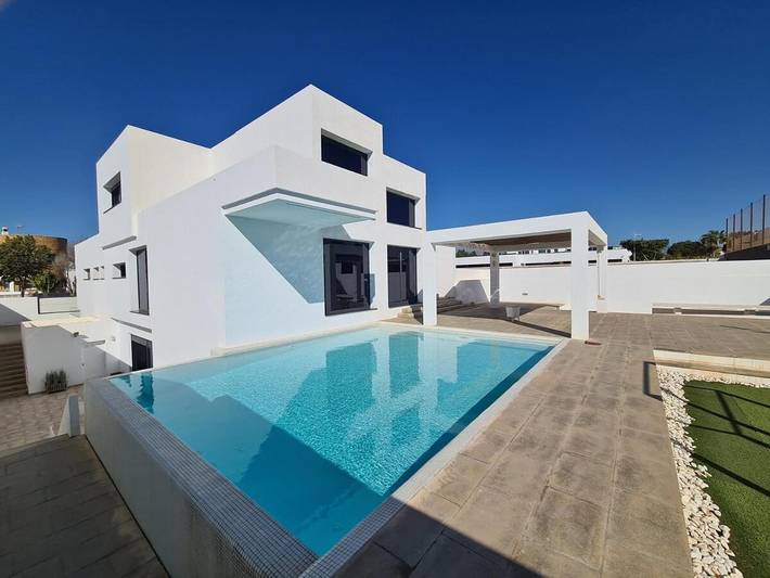 Chalet para 10 personas, con Balcón y Terraza además de Jardín y Piscina en Provincia de Almería