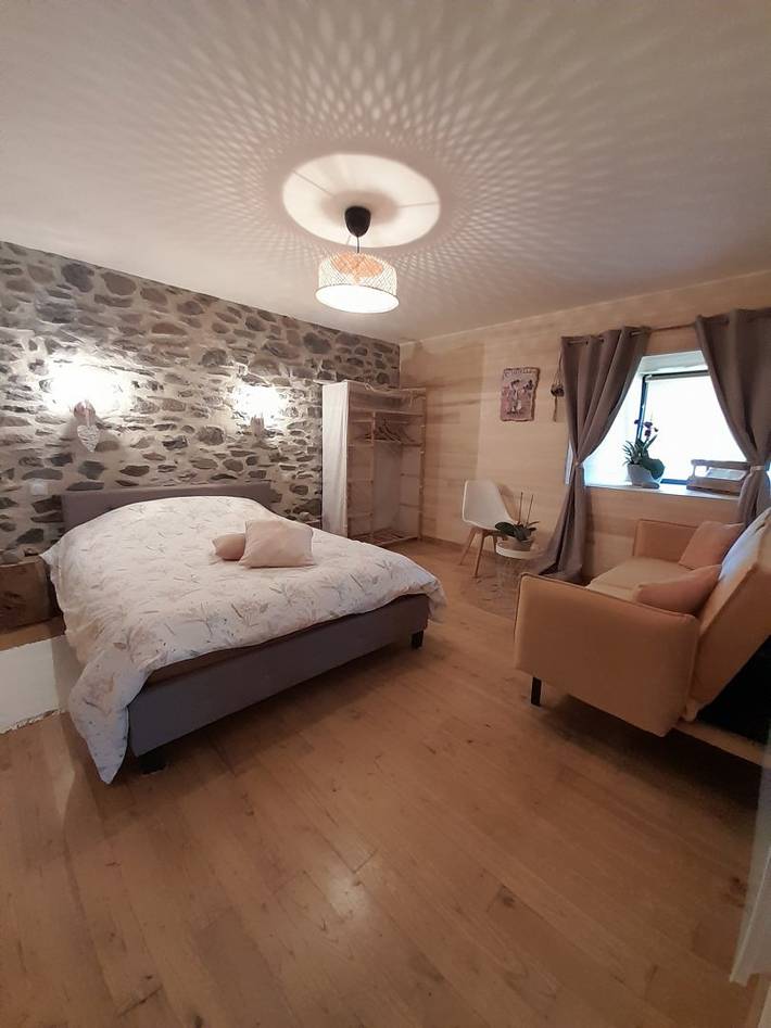 Location de vacances pour 2 personnes, avec jardin dans le Cantal - 2