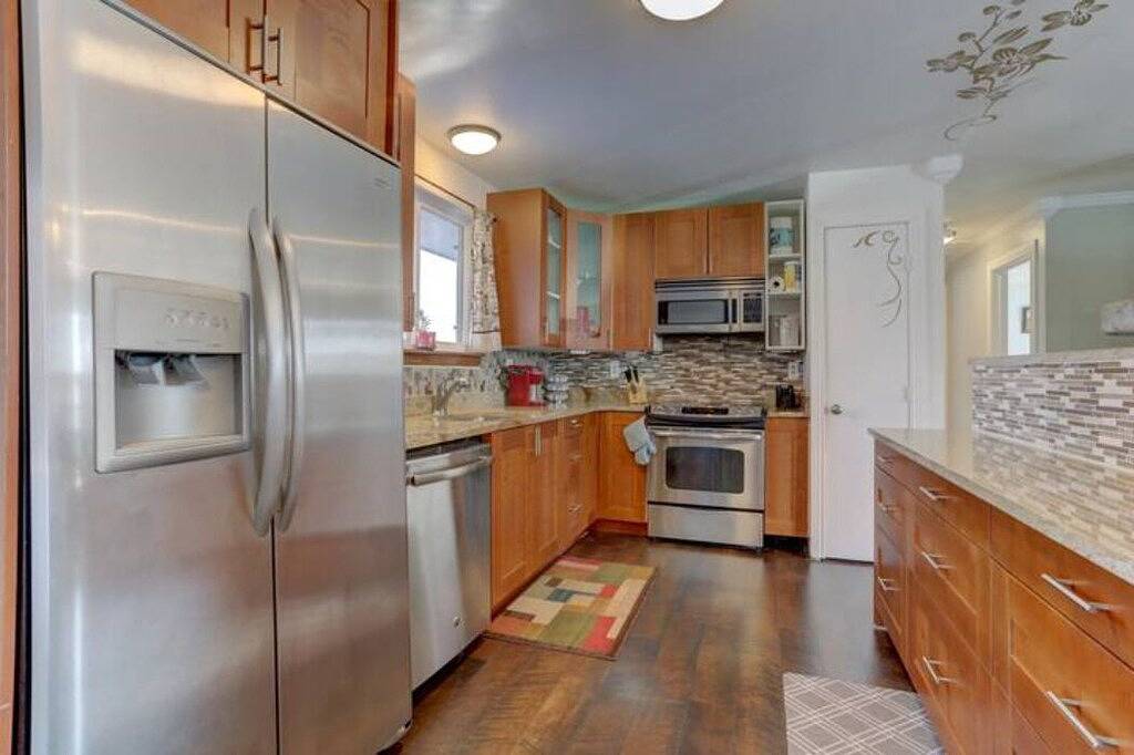 ★Special★ 4Bd2Ba Updated Near Lake & Red Rocks in Ken Caryl, Jefferson County