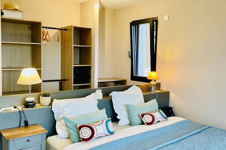 Gîte pour 10 personnes, avec jardin et piscine ainsi que terrasse et jacuzzi à Arphy - 3