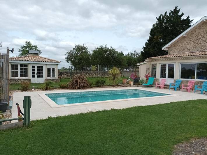 Location de vacances pour 6 personnes, avec jardin et piscine à Blasimon - 2