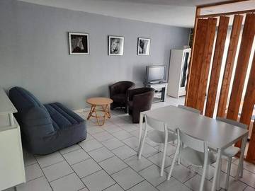 Gîte pour 4 personnes, avec terrasse à Contres